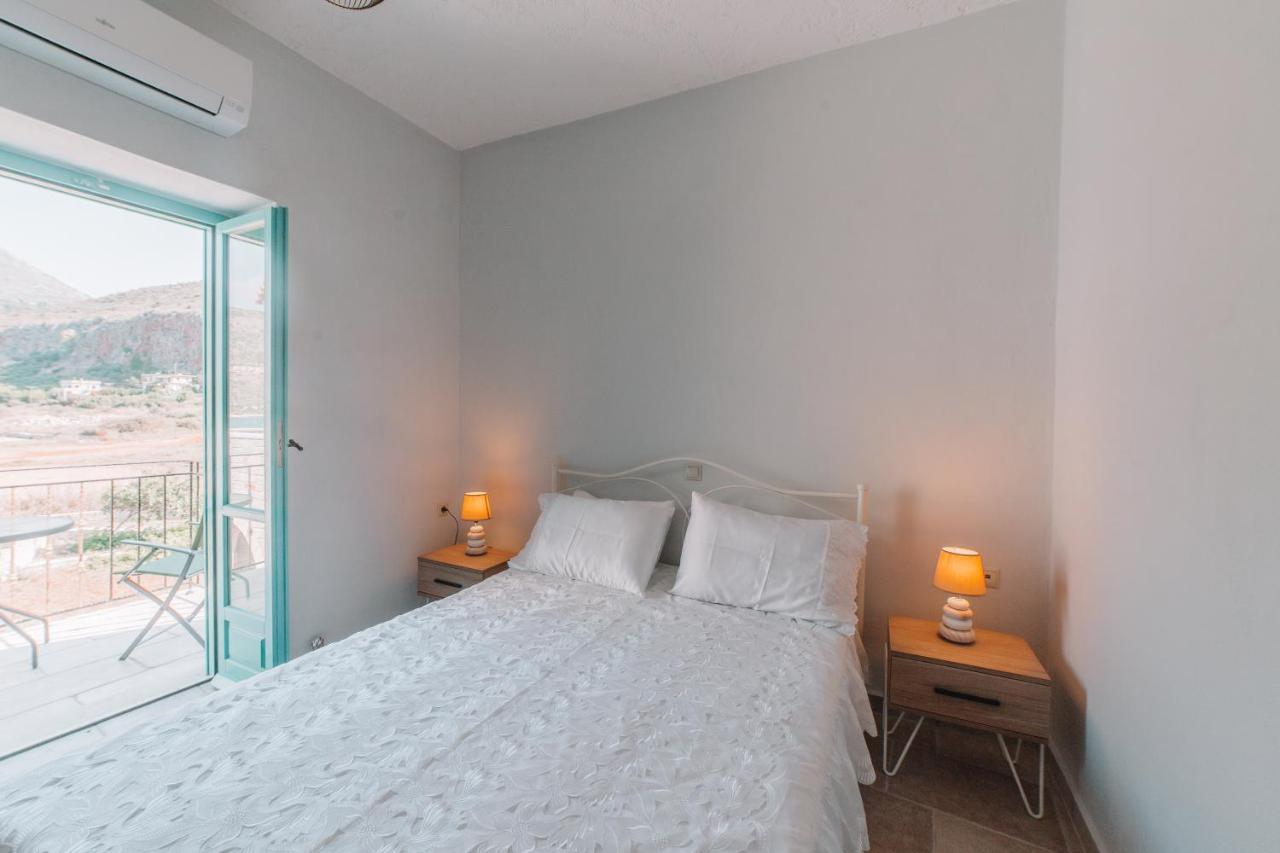 George Seafront Suites Neo Oitilo Exterior photo